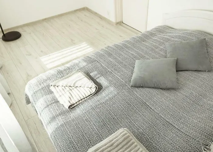 Stay- With Garden Apartment